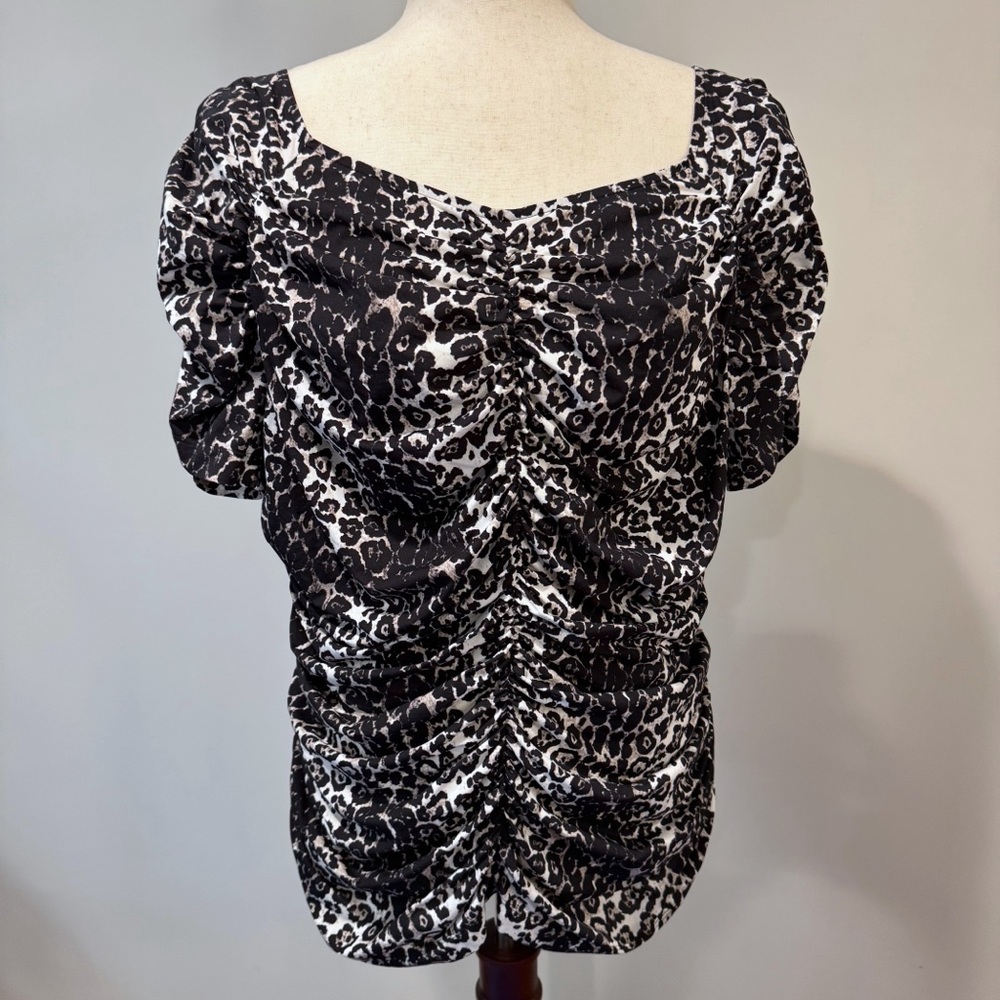 St. John Silky Leopard Print Ruched Short Sleeve Top Animal Print Stretch XL